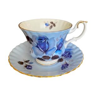 ROYAL ALBERT Blue Floral Gold Trimmed Bone China Tea Cup and Saucer 4503